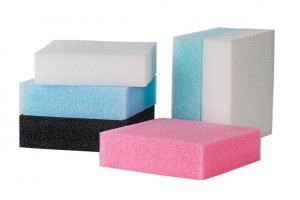 přířezy, pásy, desky z pěnového polyetylenu